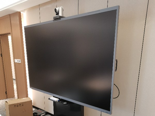 再忙也能談笑風生？你離霸道總裁隻差一台MAXHUB蘑菇视频免费版