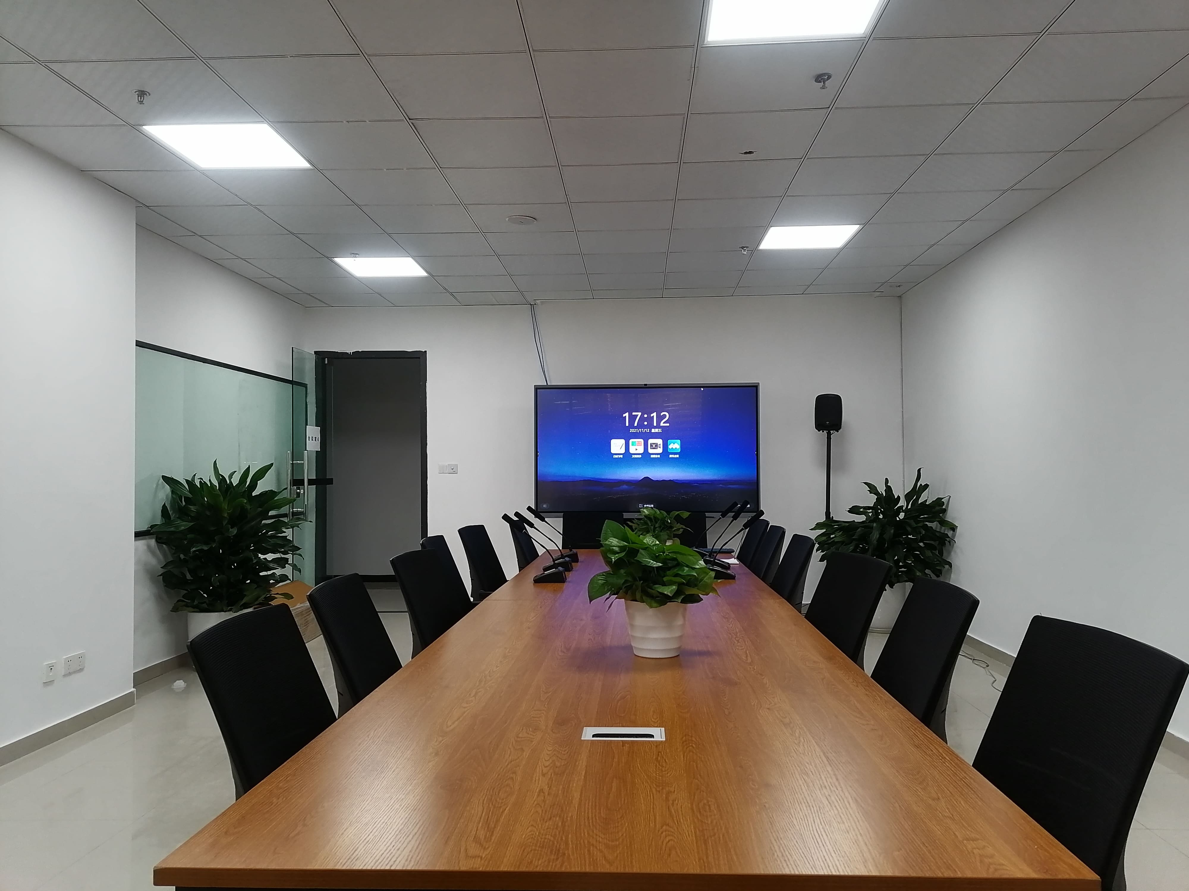 用MAXHUB蘑菇视频免费版一年能省多少錢？
